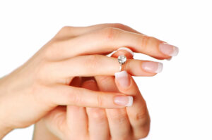 Average Female Proposal Ring Size by Shira Diamond
