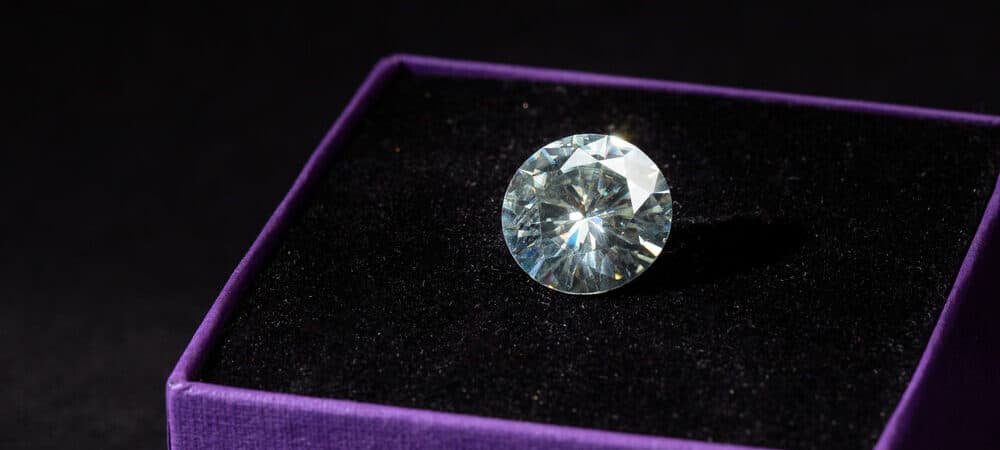 Crystal on a dark background - Shira Diamonds