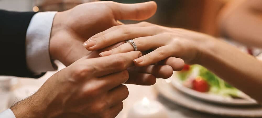 Getting Married? Find Out When to Start Shopping for Wedding Bands
